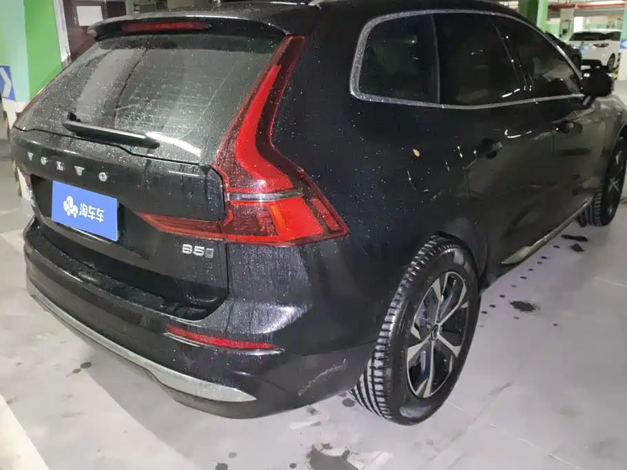 Volvo XC60 — фото 3