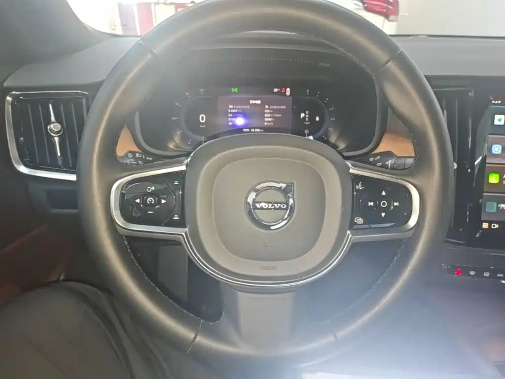 Volvo S90 — фото 10