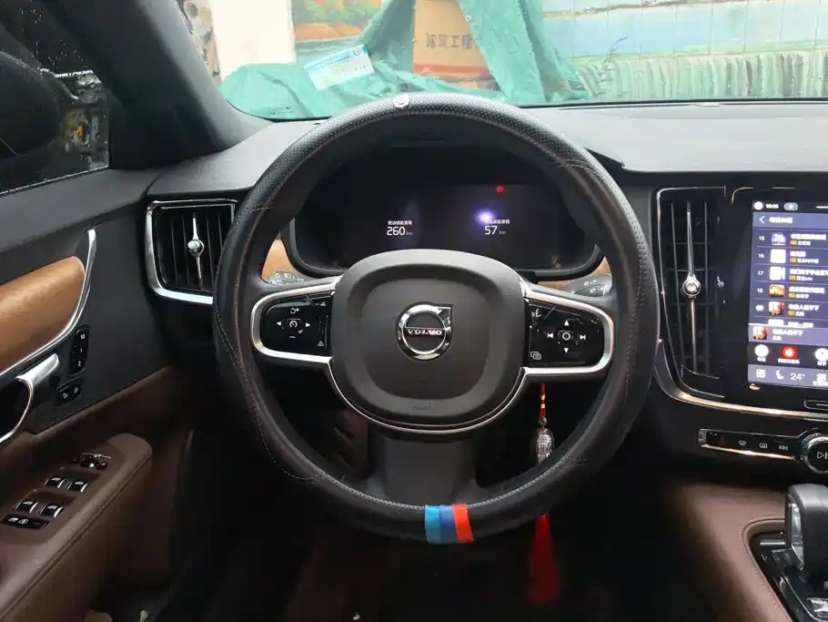 Volvo S90 — фото 15