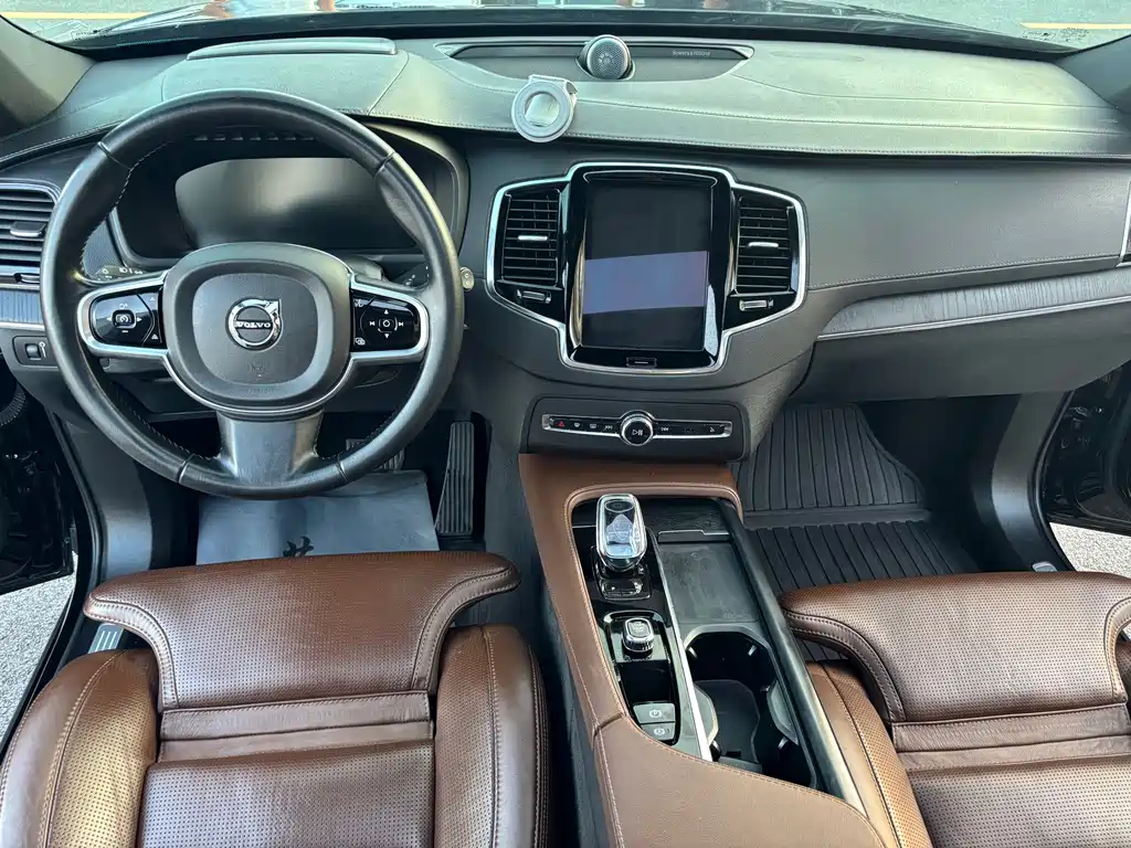 Volvo XC90 — фото 7