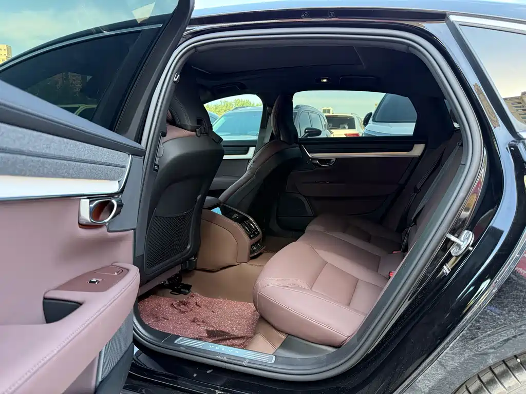 Volvo S90 — фото 8
