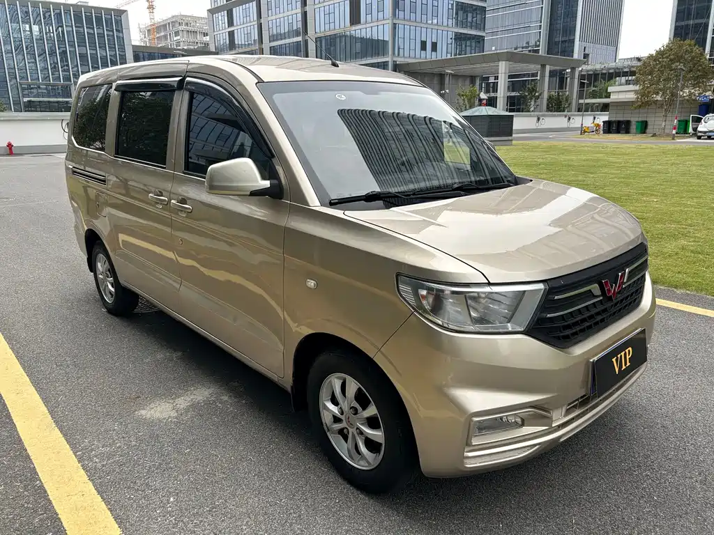Wuling Hongguang V — фото 4