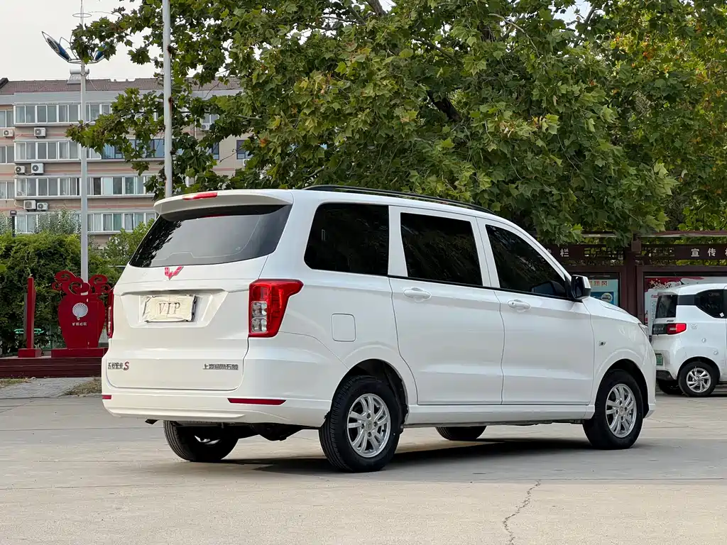 Wuling Hongguang — фото 6
