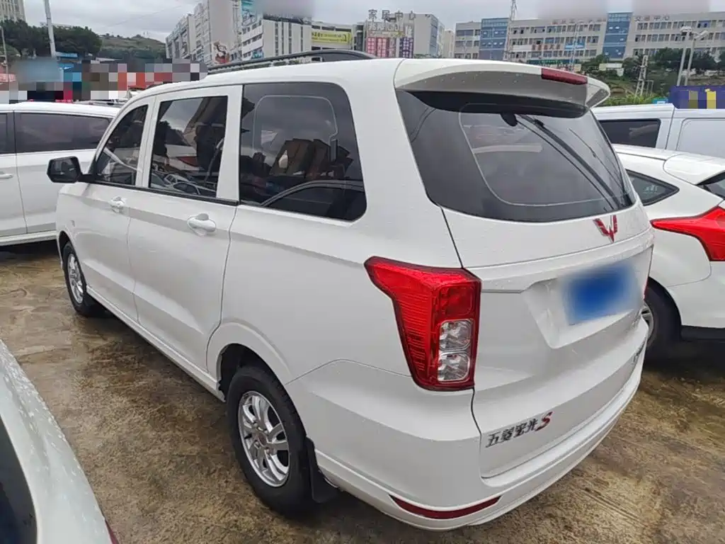 Wuling Hongguang — фото 4