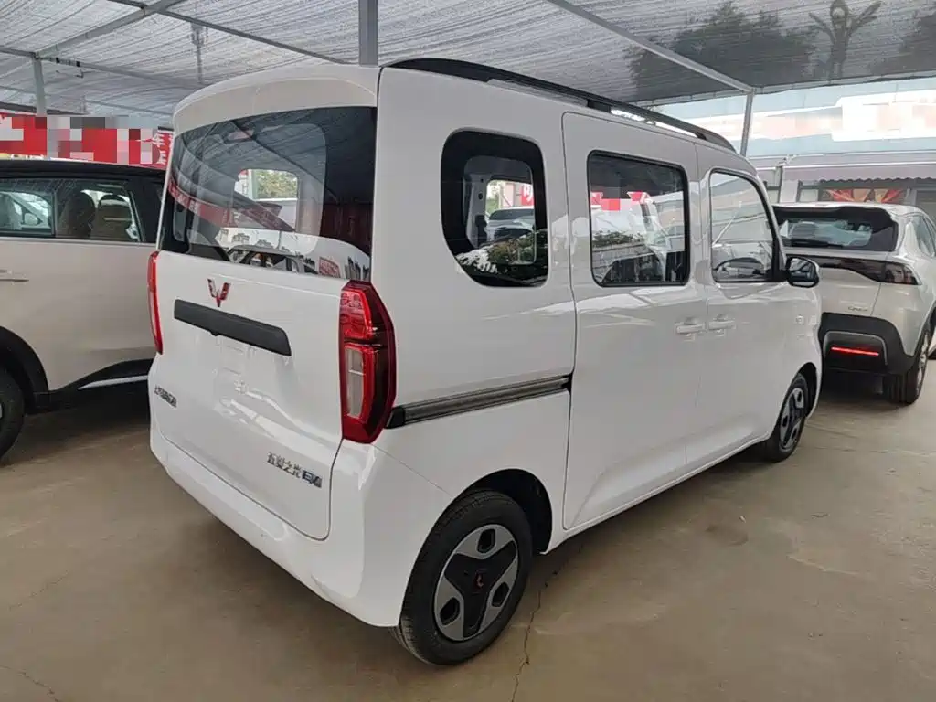 Wuling Zhiguang EV — фото 6