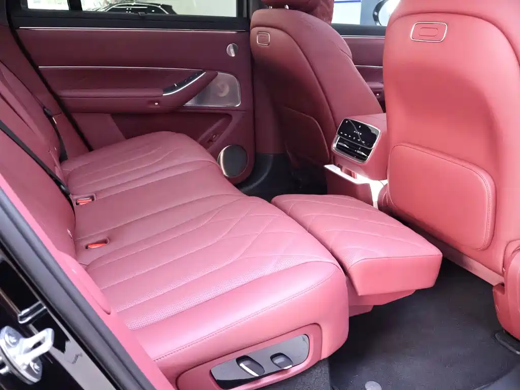 AITO AITO M8 — фото 23