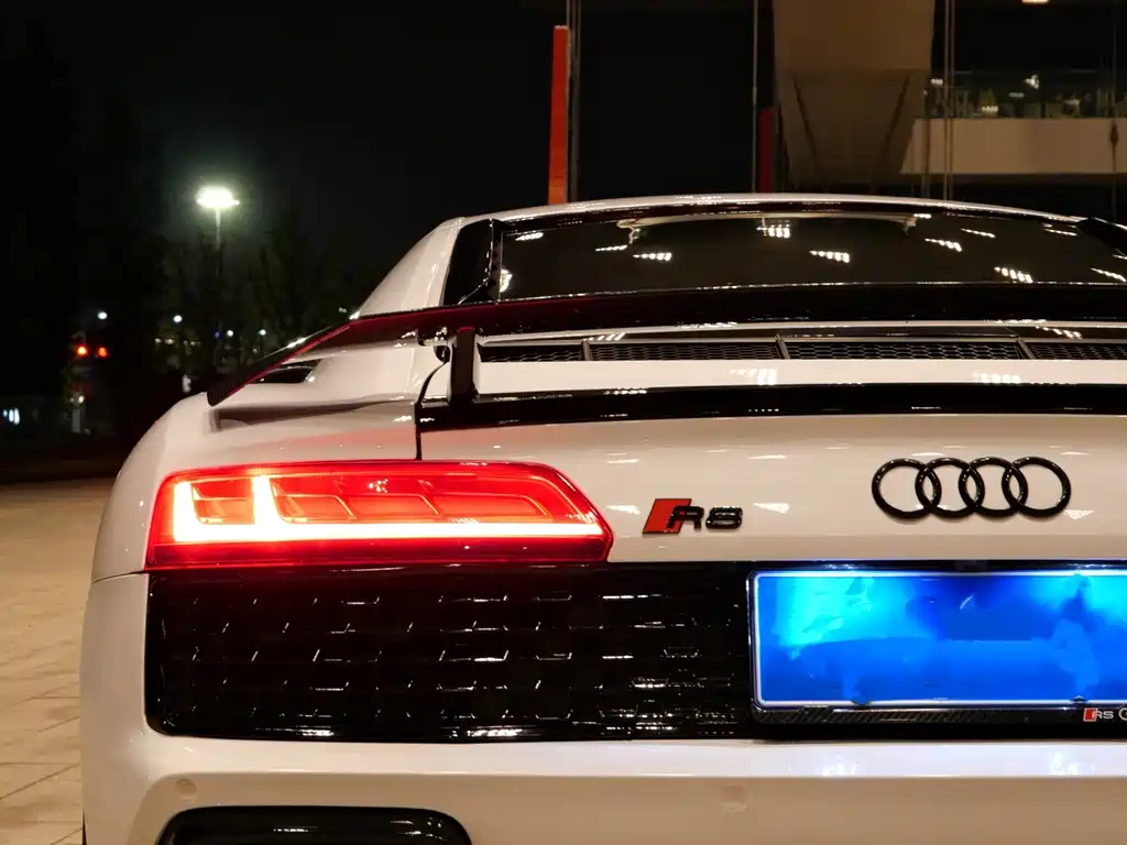 Audi R8 — фото 11