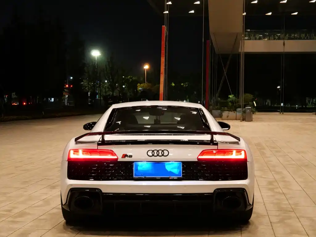 Audi R8 — фото 5
