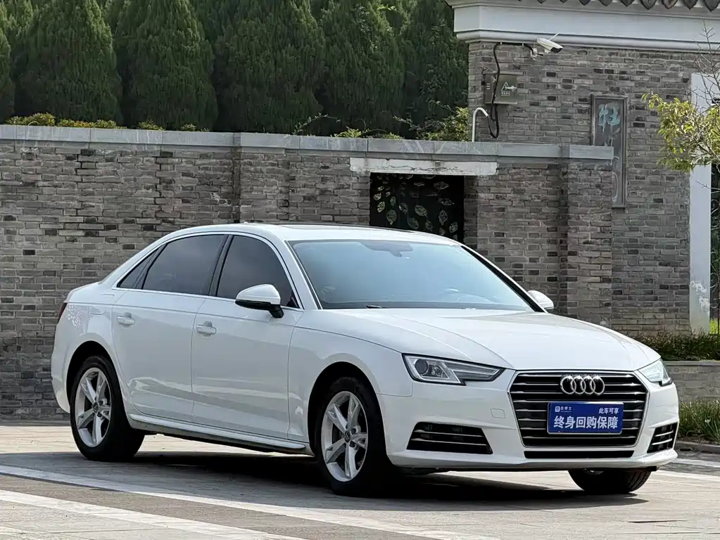 Audi A4L — фото 2