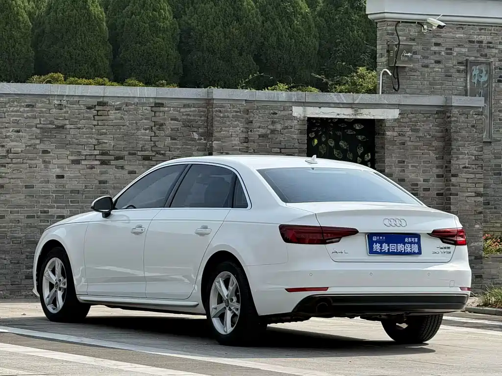 Audi A4L — фото 3