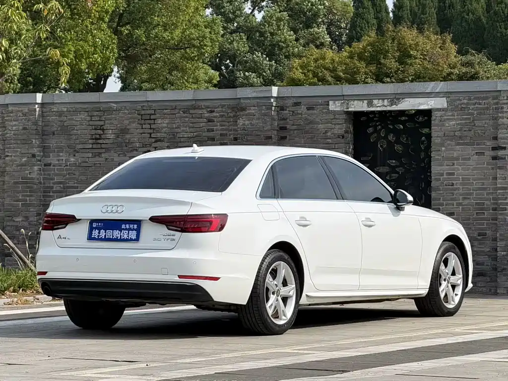 Audi A4L — фото 4