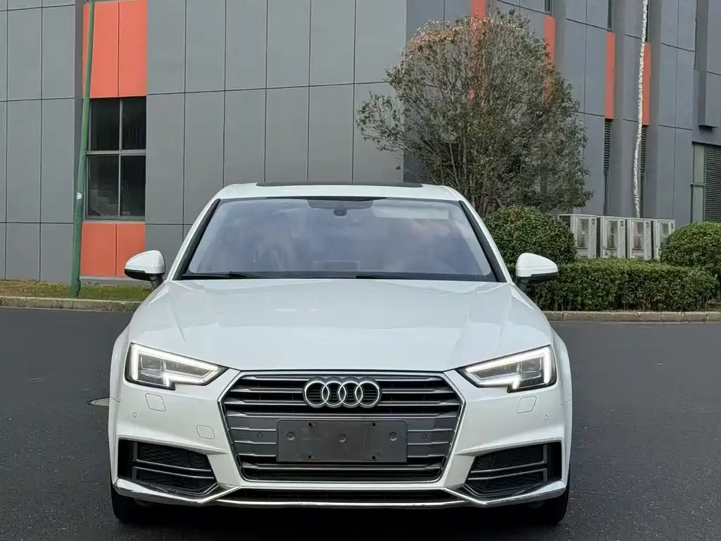 Audi A4L — фото 2