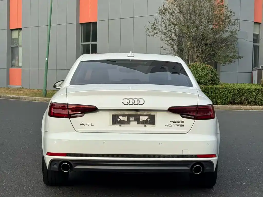 Audi A4L — фото 5
