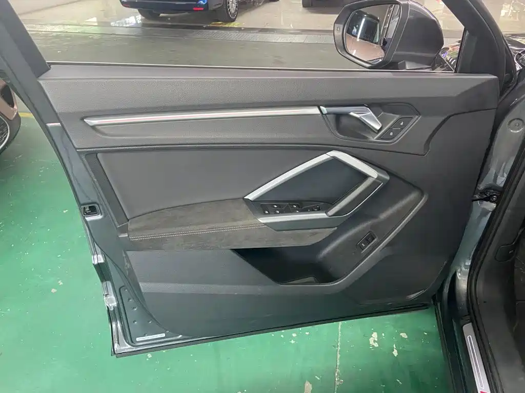 Audi Q3 Sportback — фото 10