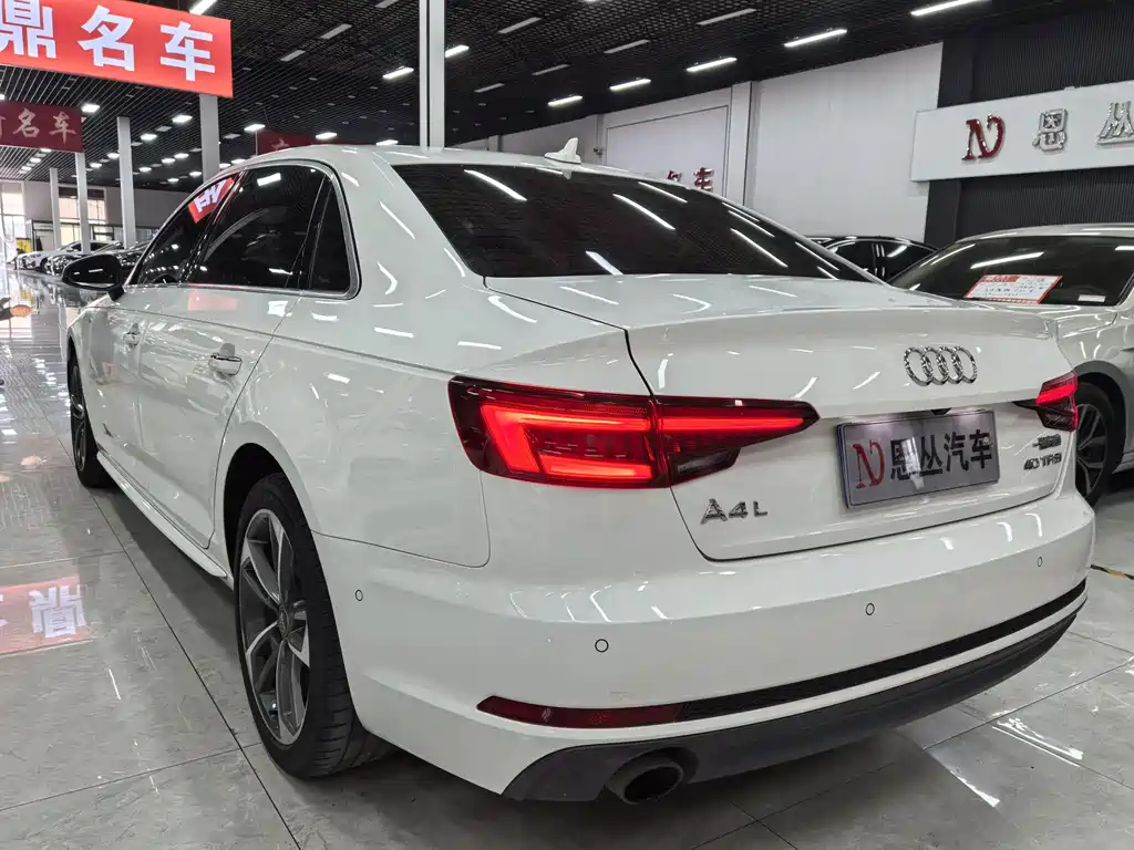 Audi A4L — фото 13