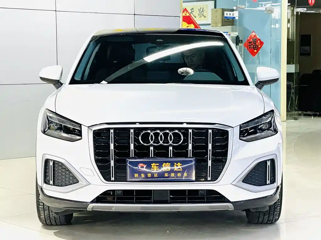 Audi Q2L — фото 2