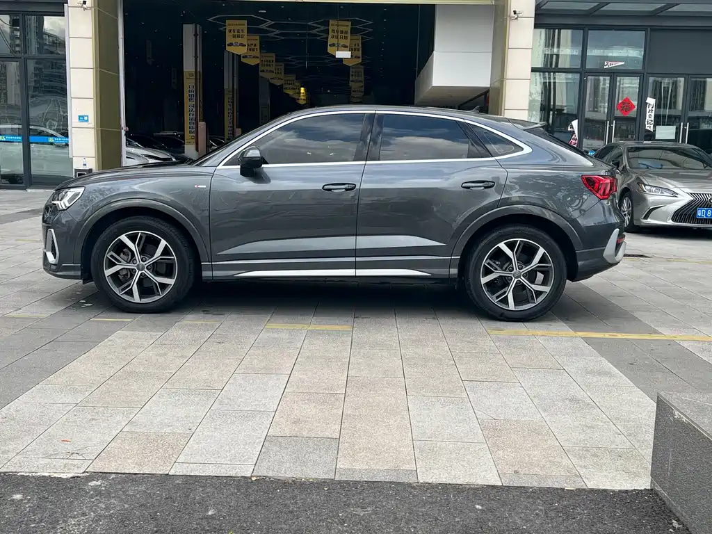 Audi Q3 Sportback — фото 10