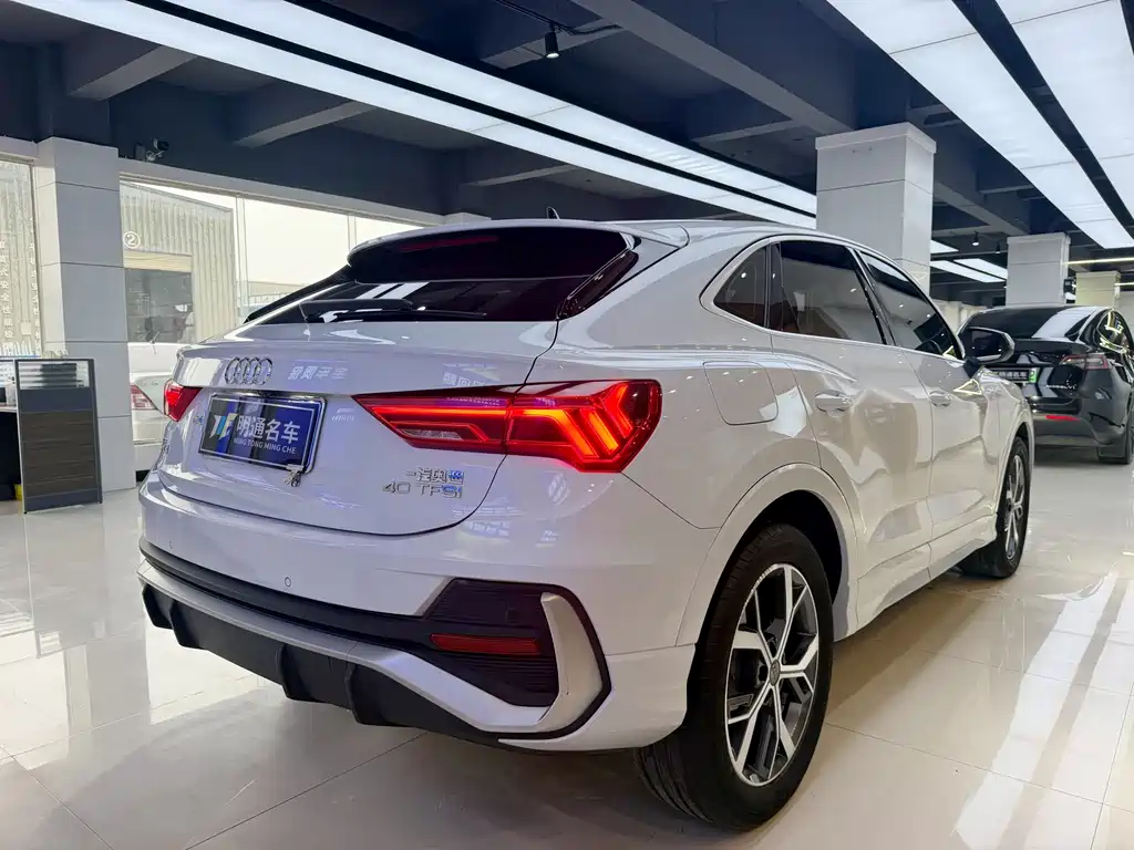 Audi Q3 Sportback — фото 6