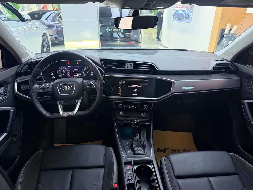 Audi Q3 Sportback — фото 8
