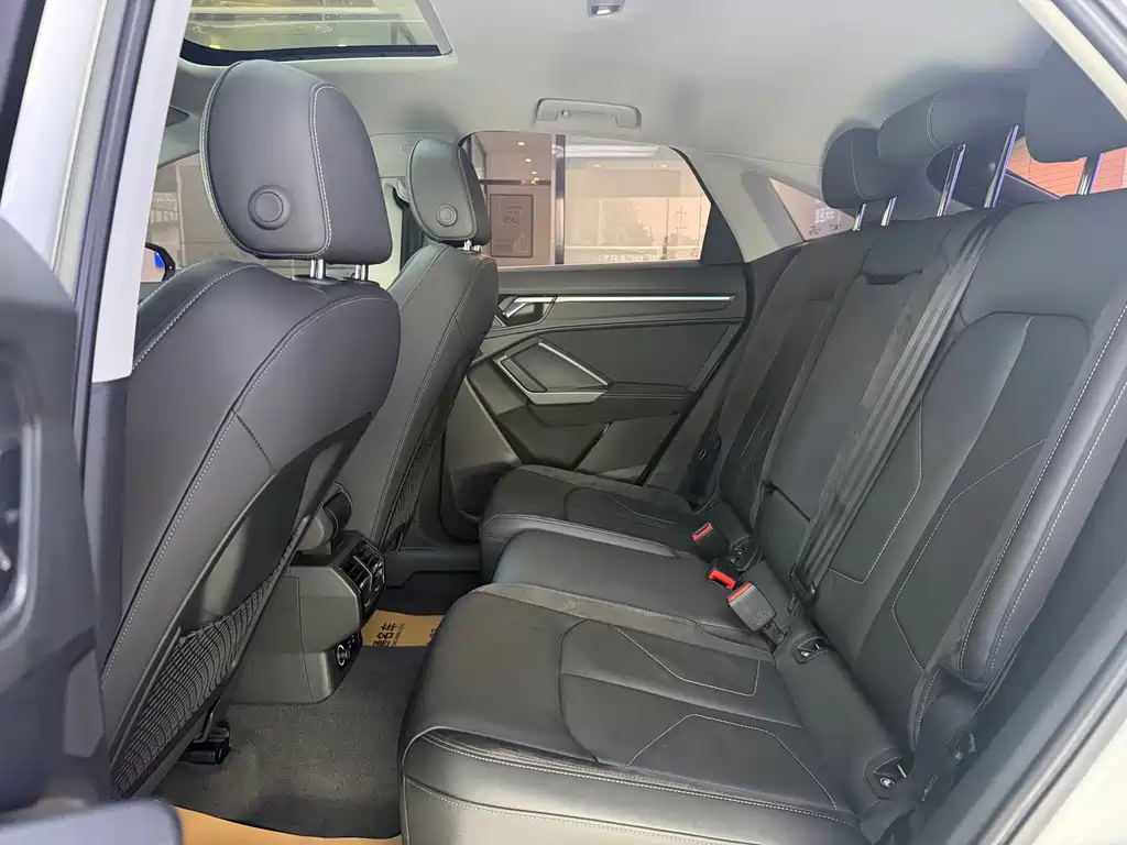Audi Q3 Sportback — фото 10