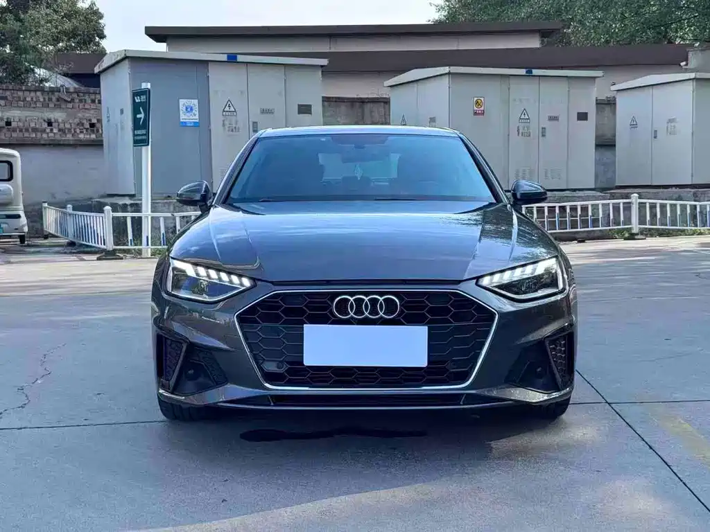 Audi A4L — фото 5