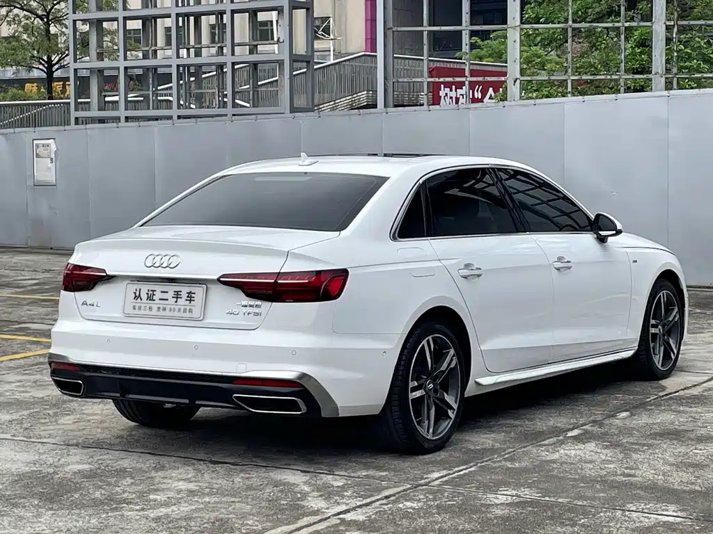Audi A4L — фото 9