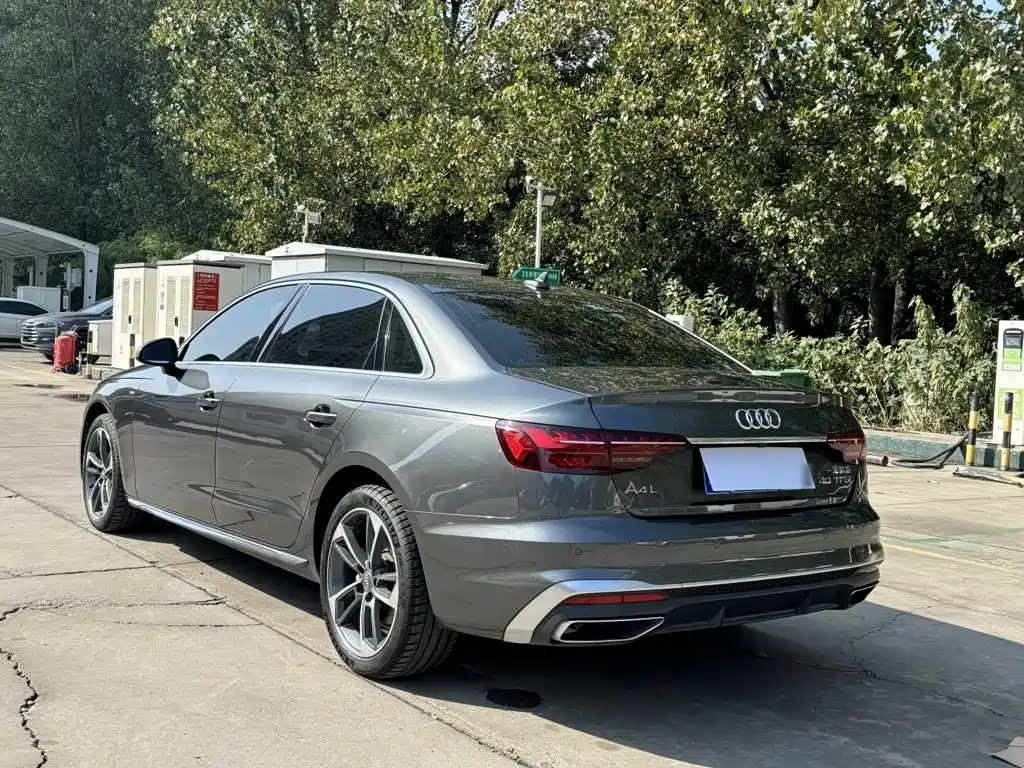Audi A4L — фото 4