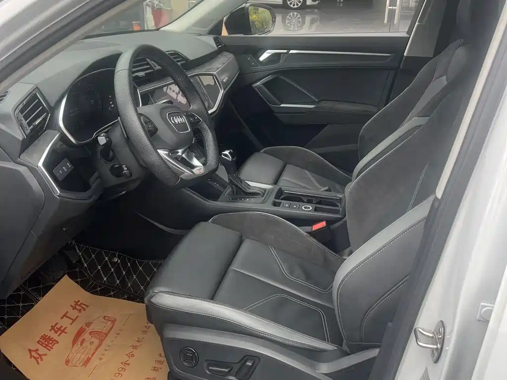 Audi Q3 Sportback — фото 18