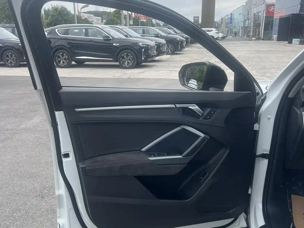 Audi Q3 Sportback — фото 5
