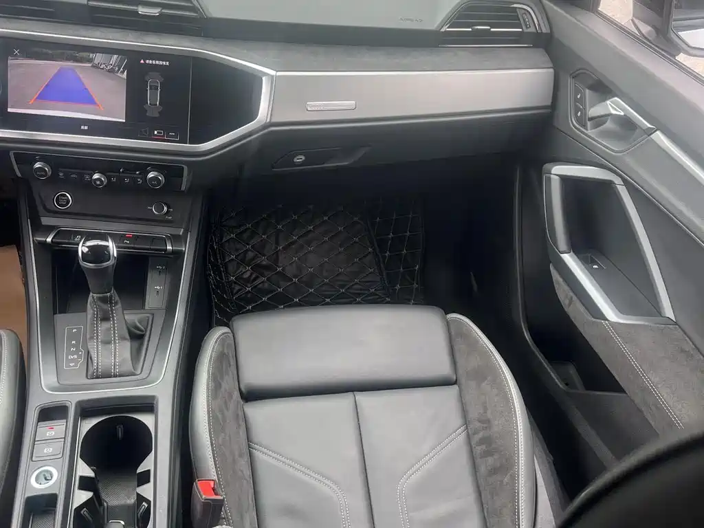 Audi Q3 Sportback — фото 9