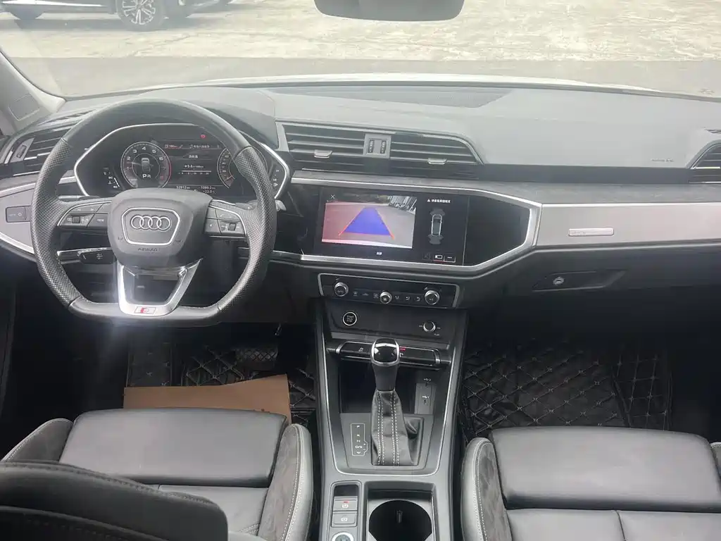 Audi Q3 Sportback — фото 10