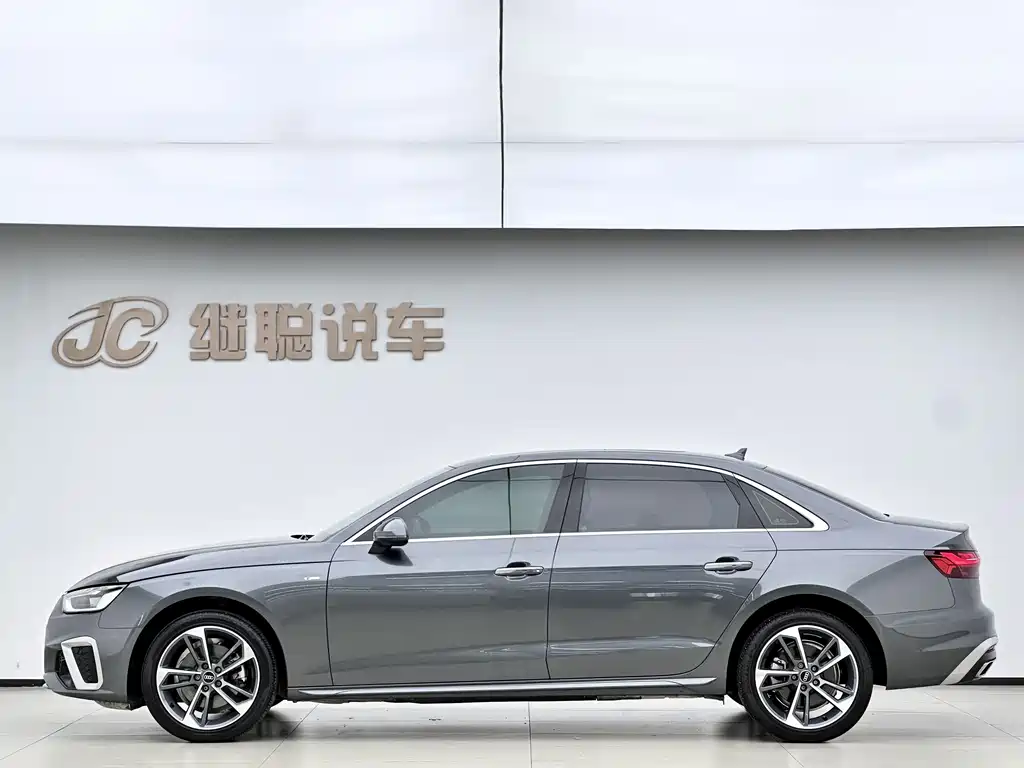 Audi A4L — фото 3