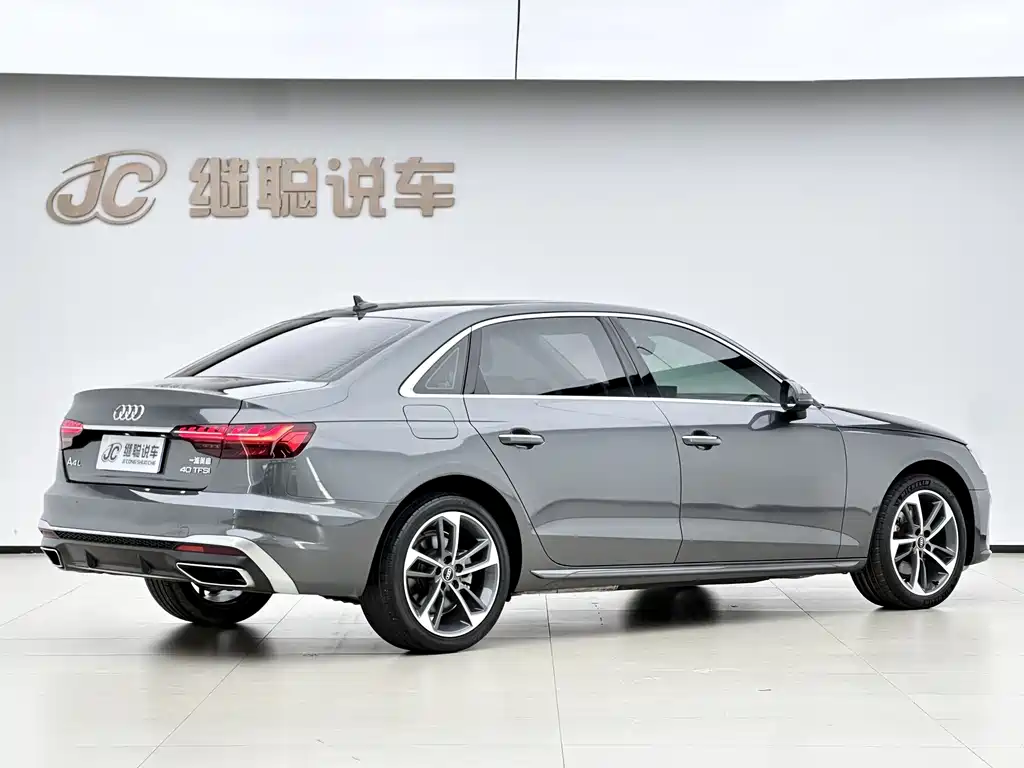 Audi A4L — фото 5