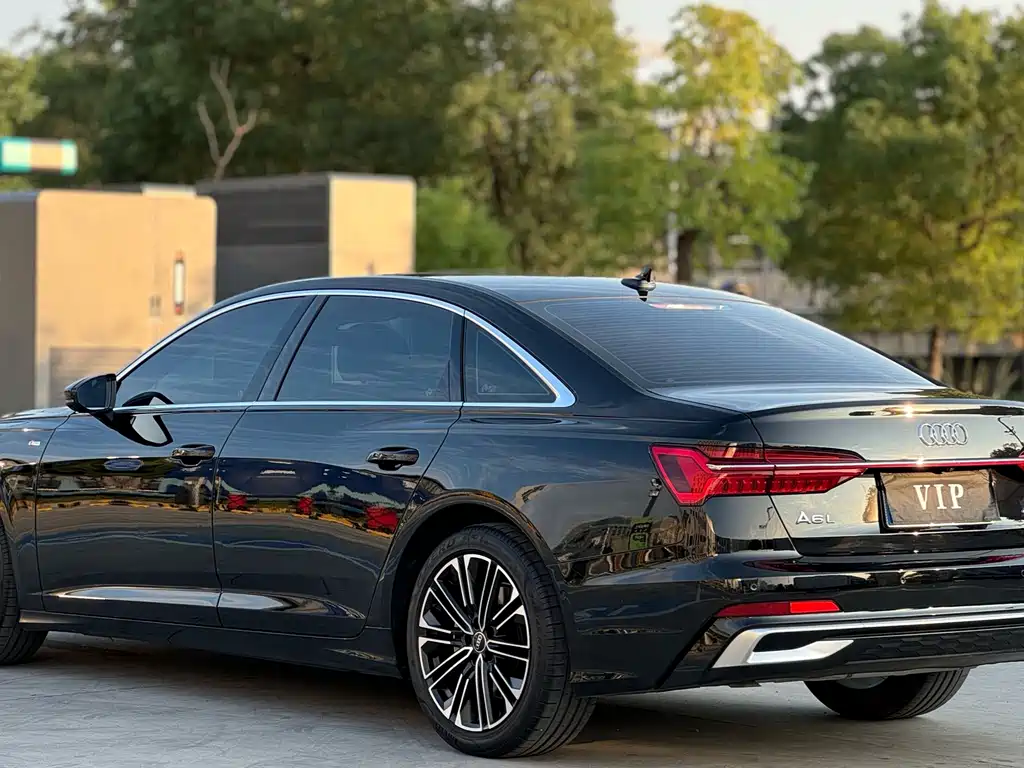 Audi A6L — фото 13