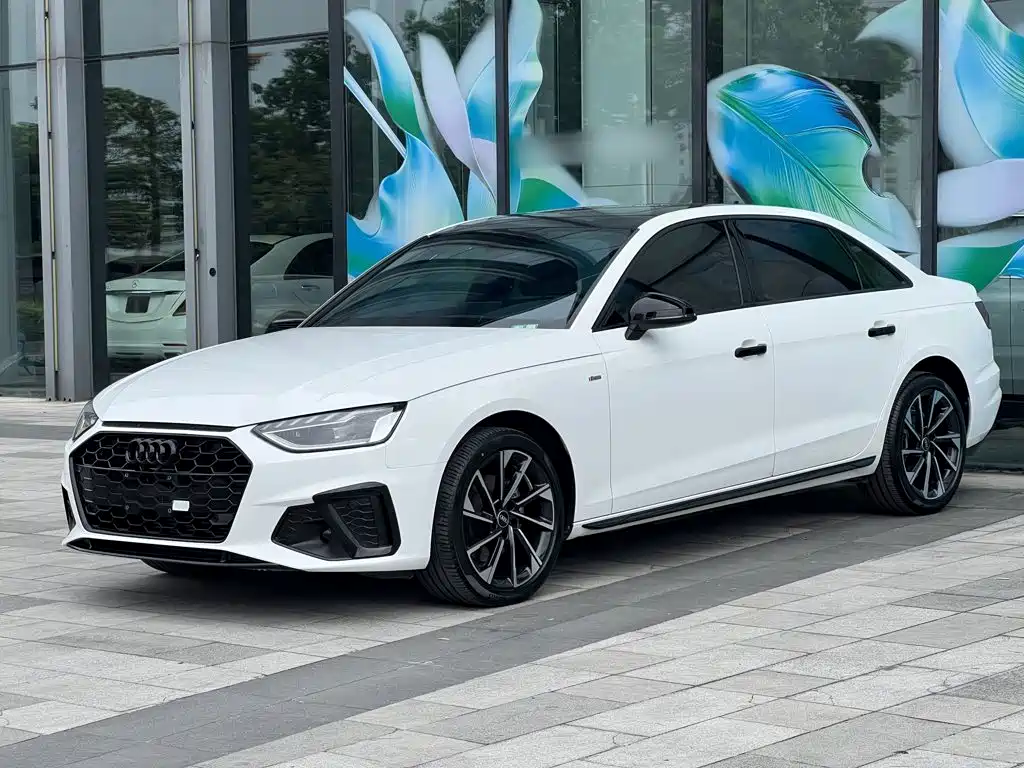 Audi A4L — фото 1