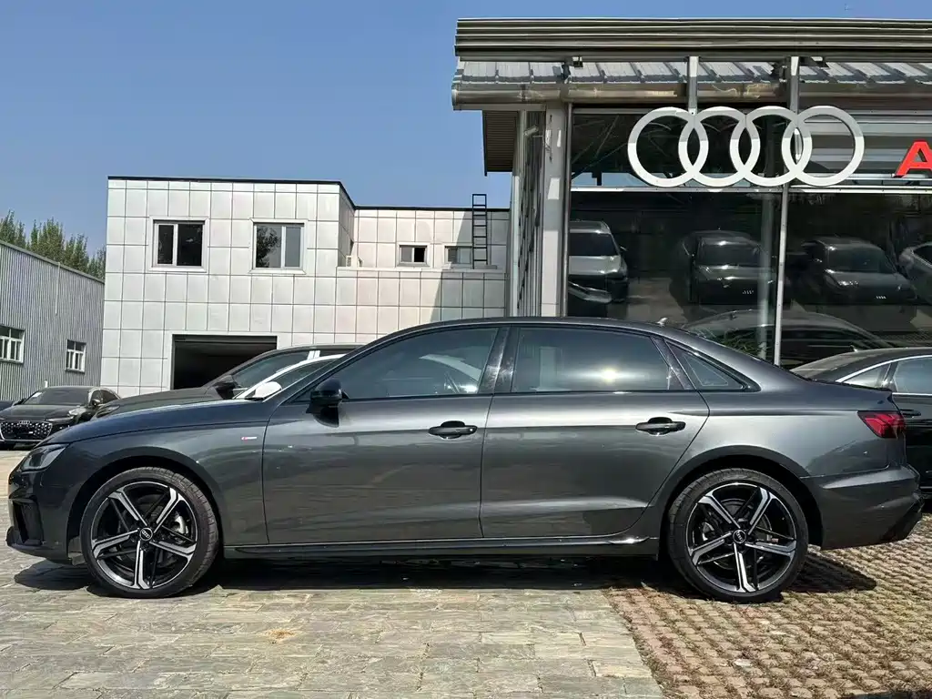 Audi A4L — фото 3