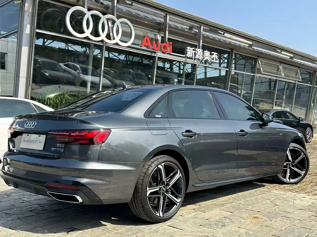 Audi A4L — фото 5