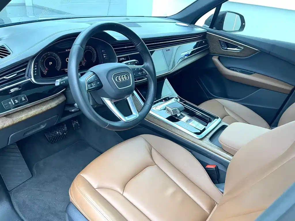 Audi Q7 — фото 5