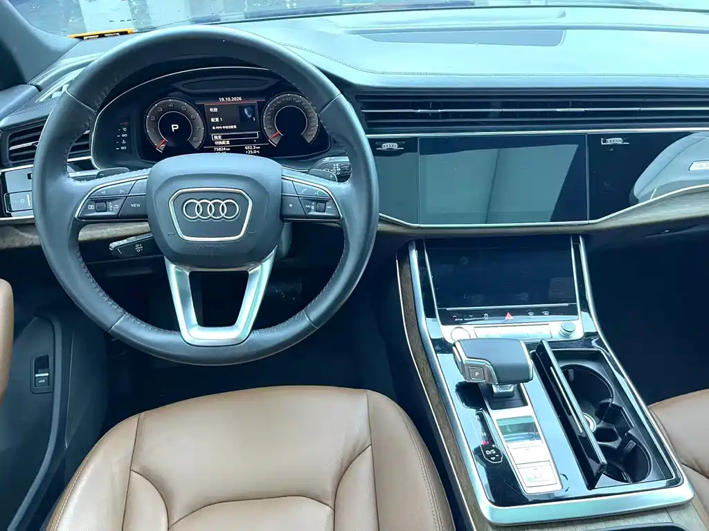 Audi Q7 — фото 9