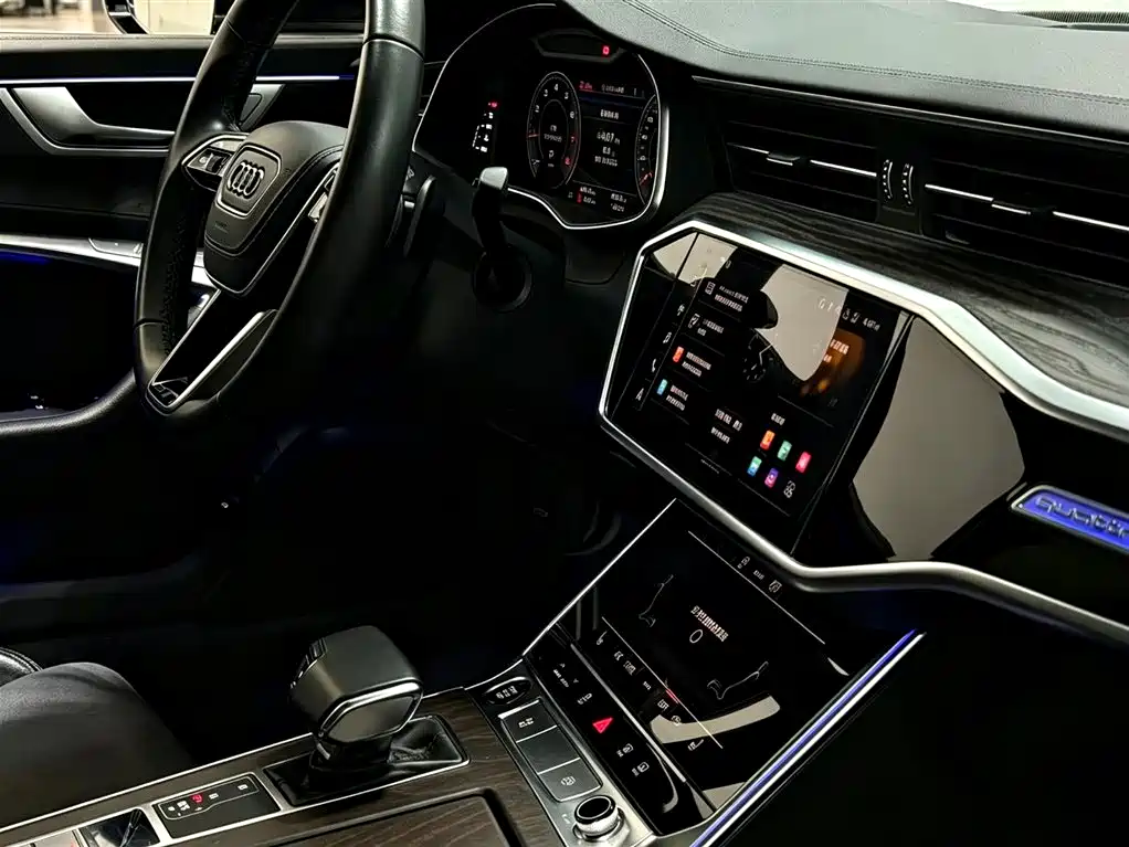 Audi A6L — фото 11