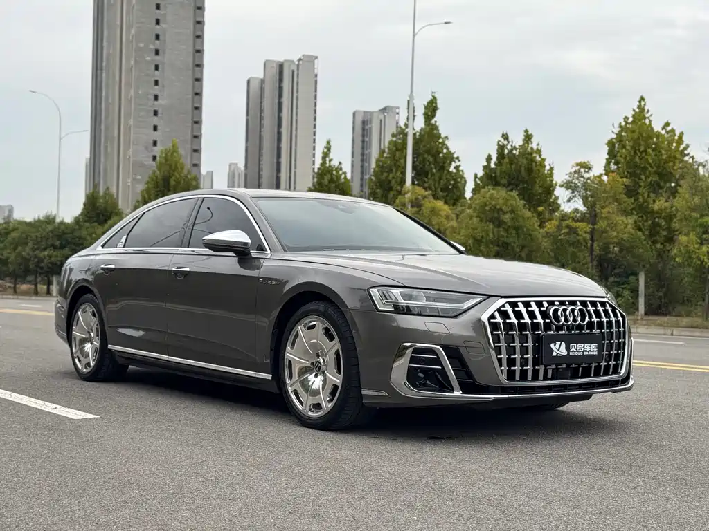 Audi A8 — фото 3