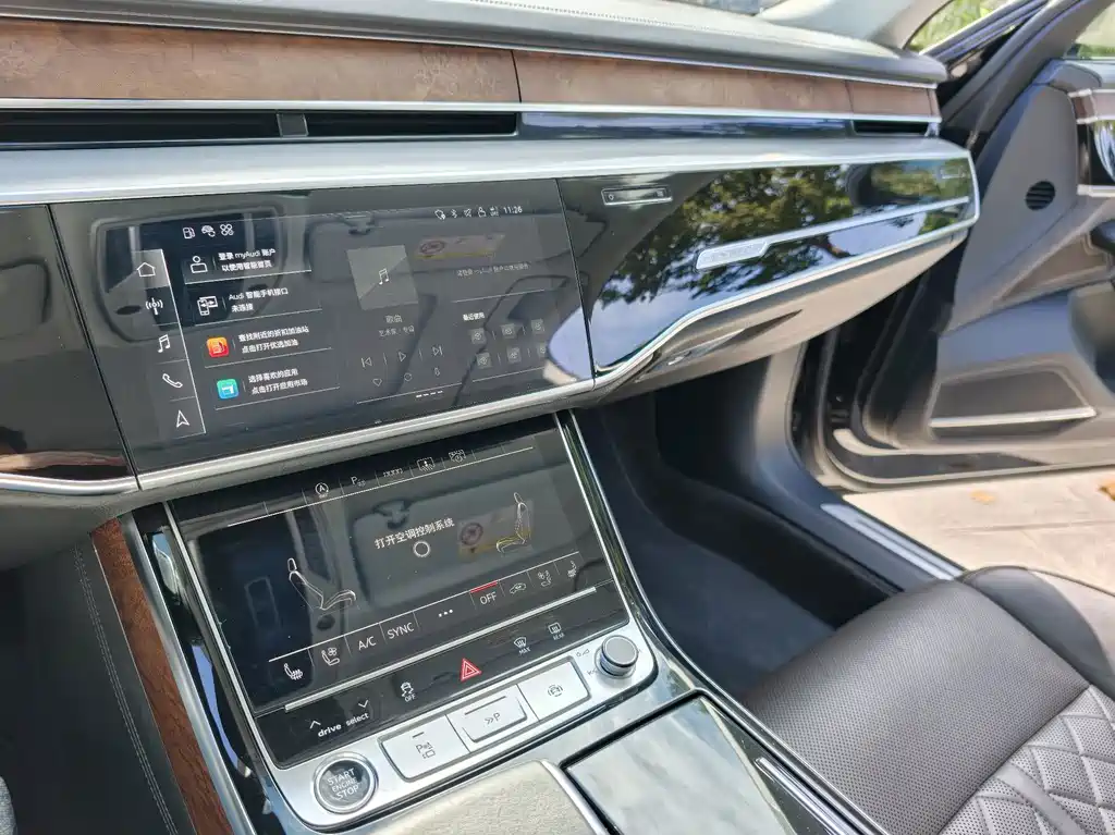 Audi A8 — фото 17