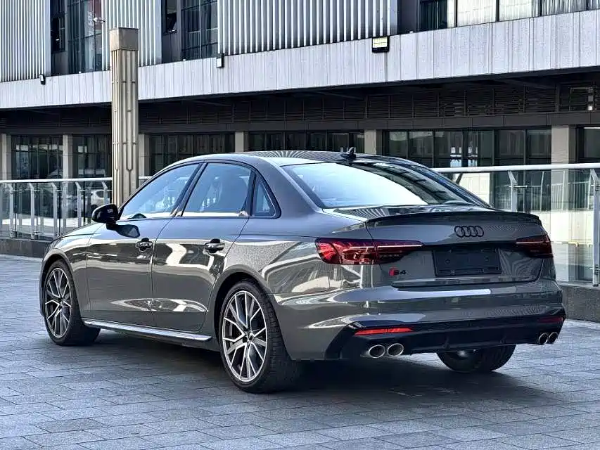 Audi S4 — фото 7