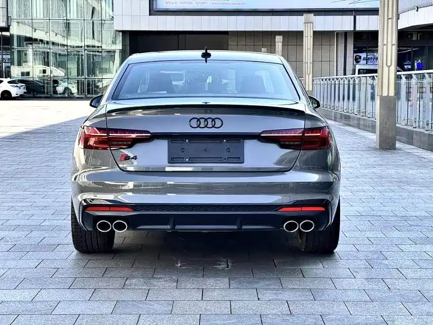 Audi S4 — фото 8