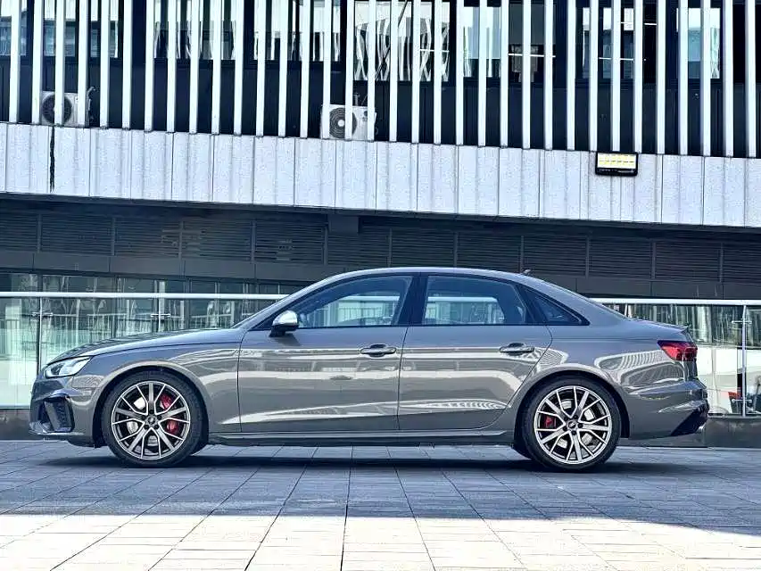 Audi S4 — фото 9