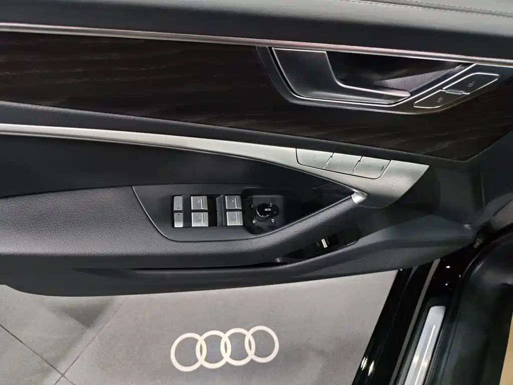 Audi A6L — фото 6