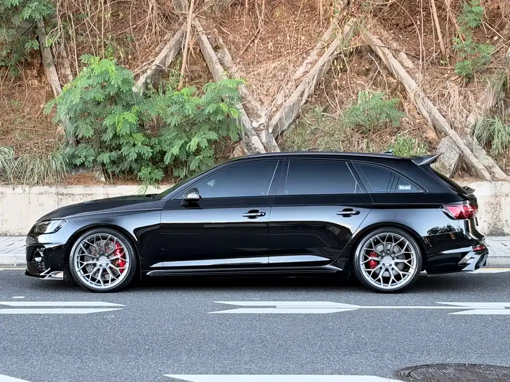 Audi RS 4 — фото 4