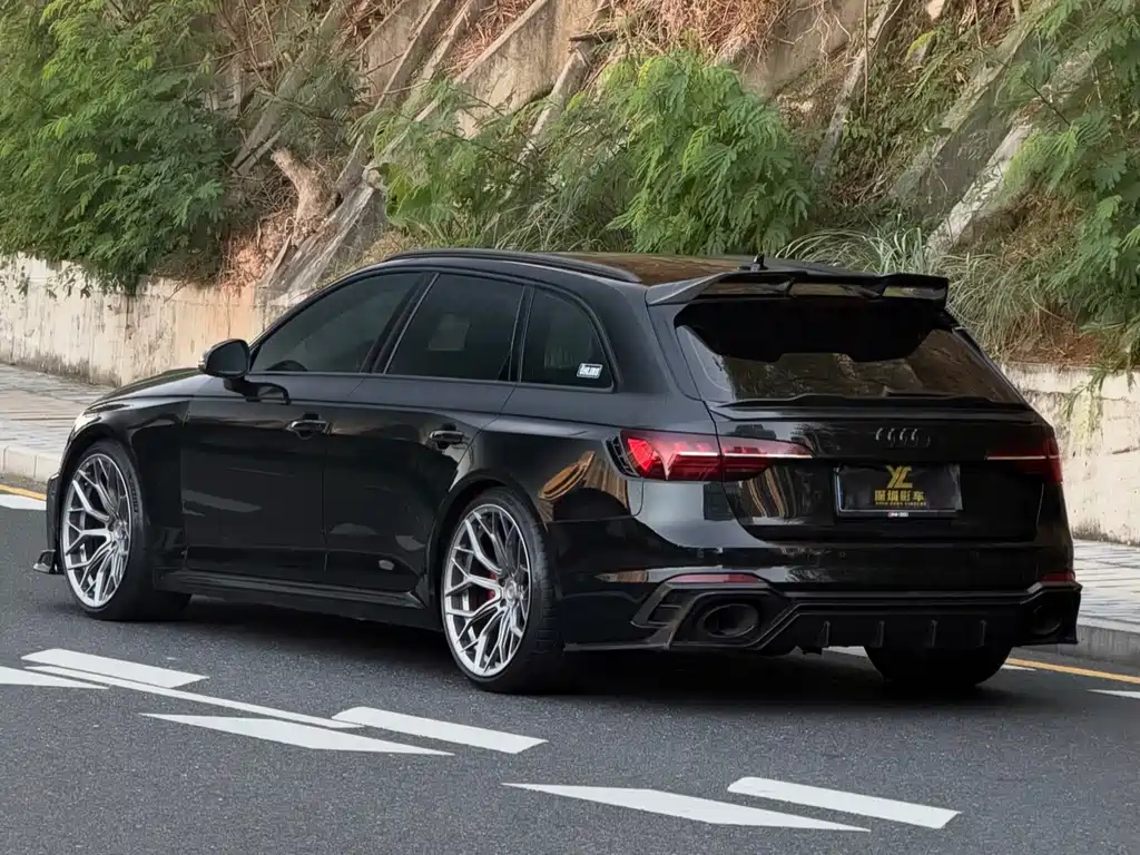 Audi RS 4 — фото 5