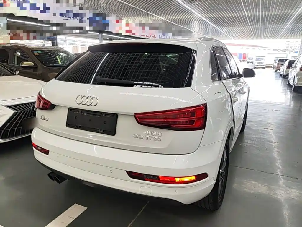 Audi Q3 — фото 6