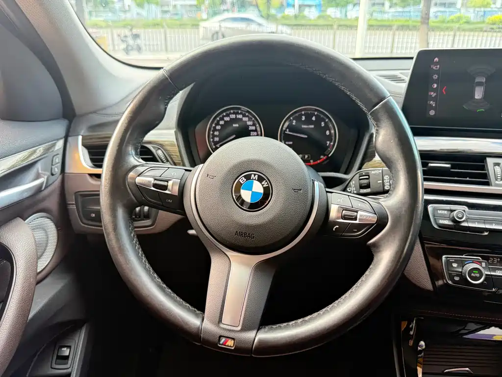 BMW X1 — фото 10